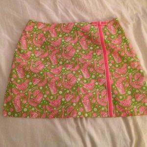 Lilly Pulitzer "shrimp cocktail" skort size 6