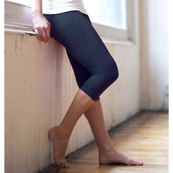 Lululemon in the flow crop
