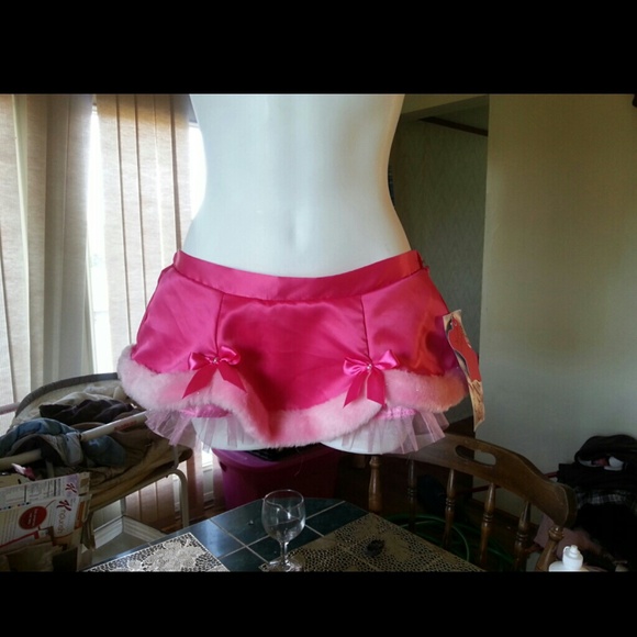 SOLD!!!!!!!NWT Victoria Secret Pink Lingerie Skirt