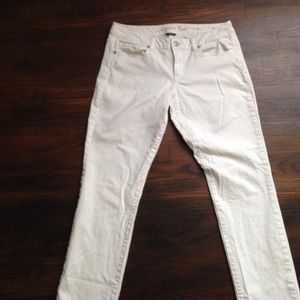 American eagle white denim skinnys