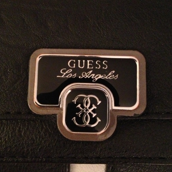 Guess wallet - Picture 2 of 4