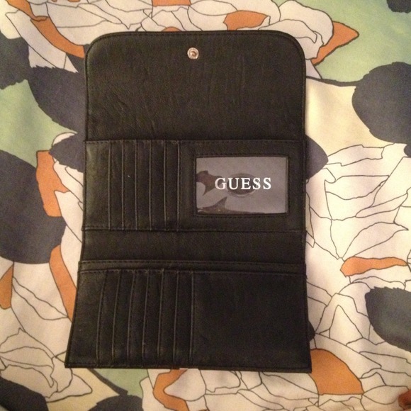 Guess wallet - Picture 3 of 4