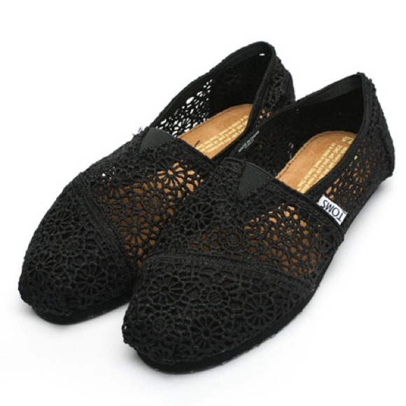 TOMS - Black Crochet