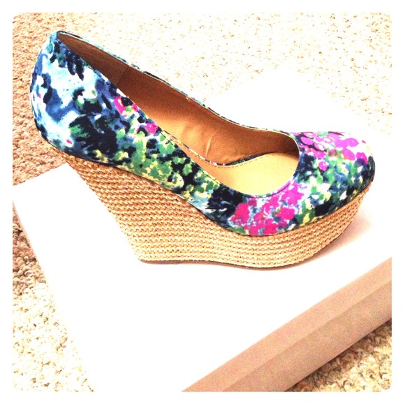 Steve Madden wedge
