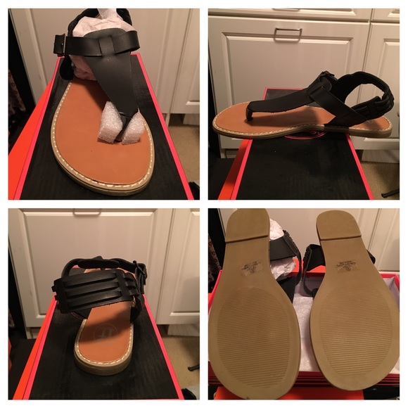 Carrini T-Strap Sandal - Picture 4 of 4