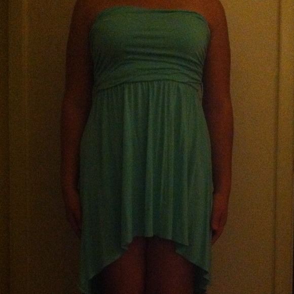 Im selling this beautiful dress.