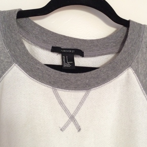 Thin Sweater - Picture 2 of 3