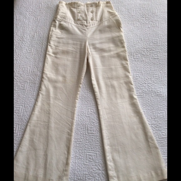 White Long Pair of Pants - Picture 2 of 4