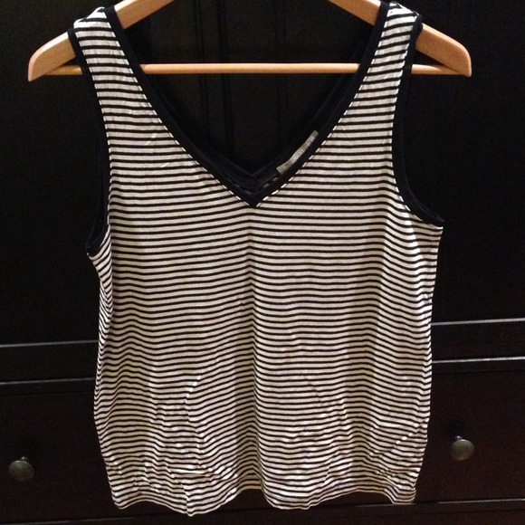 Banana Republic stripped front & back V tank.