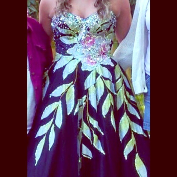 Beautiful ball gown/prom