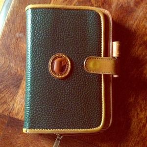 REPOSH! Vintage Dooney & Bourke organizer/wallet
