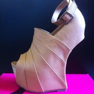 PRIVILEGED Curved Wedge Heeless Booties