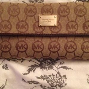Michael Kors wallet