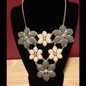 Grey and nude flower necklace