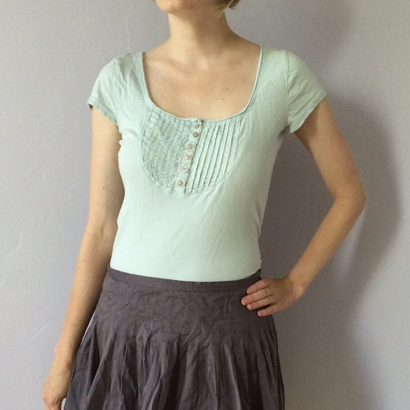 Light blue button bib tee