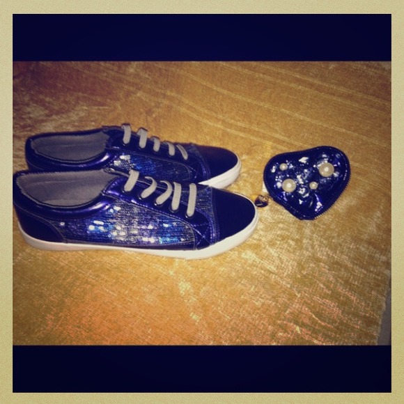 Final Price✂️blue s sneakers. Trade Value $10