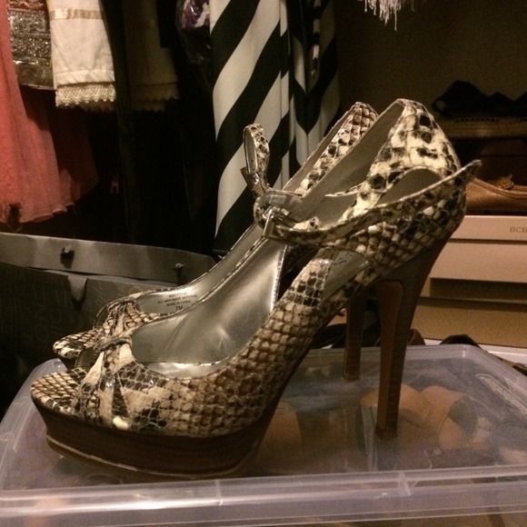 Heels - Picture 2 of 4