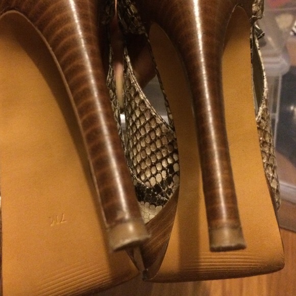 Heels - Picture 4 of 4