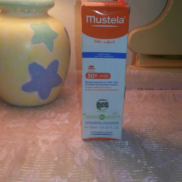 Mustela bebe enfant free w/purchase