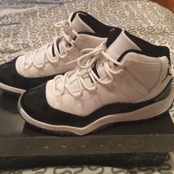 Nike jordan 11 retro RESERVED