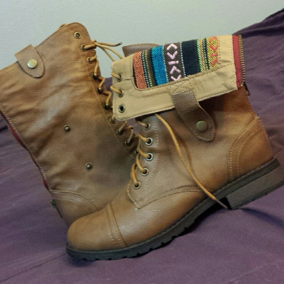 Combat Boots with Tribal Lining