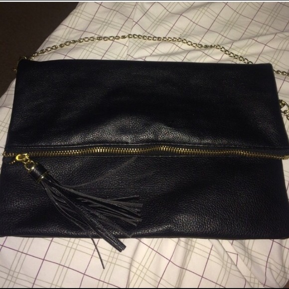 Handbags - 👍On hold For @flipina 💕CROSSBODY CLUTCH