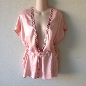 ✨NEW✨ Sexy Kische Deep Neckline Blouse Top