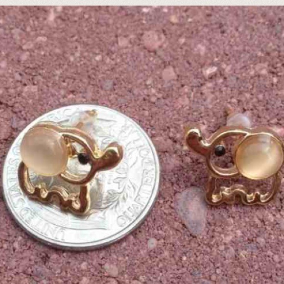 ⚠White Elephant Earrings - Picture 3 of 3