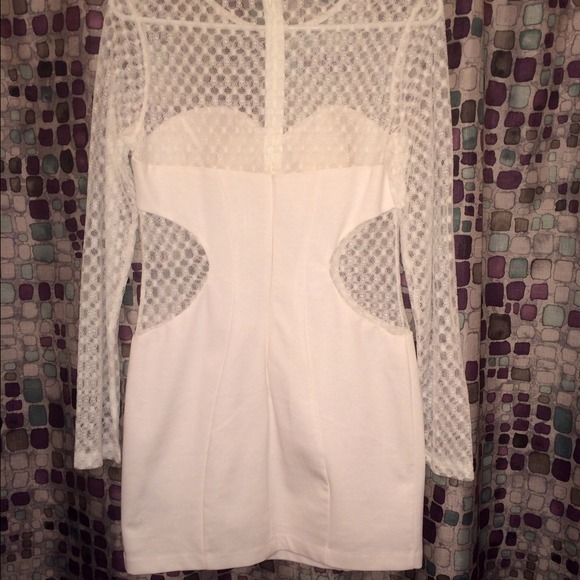 White dress - Picture 4 of 4