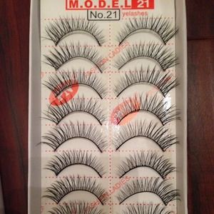 Fake eyelashes