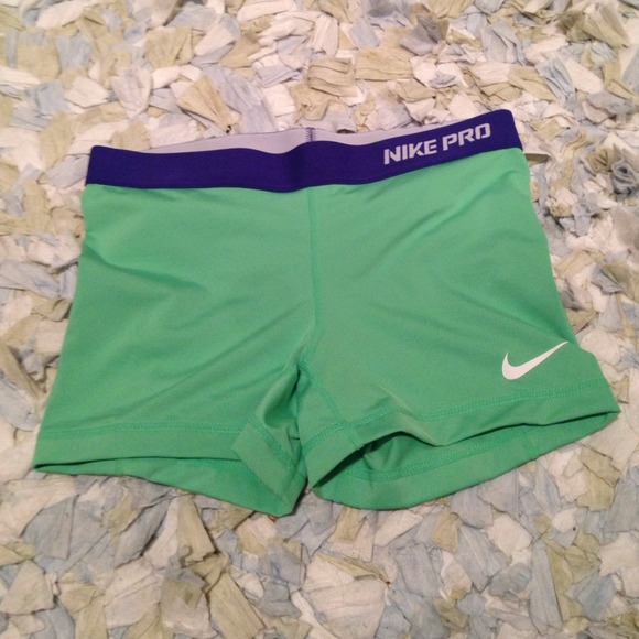 Nike Pros 3"