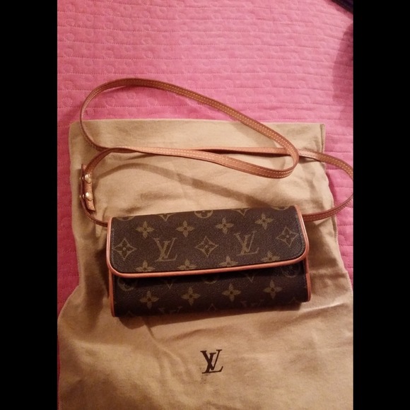 >>>SOLD<<<< Monogram Twin Pocette cross body bag