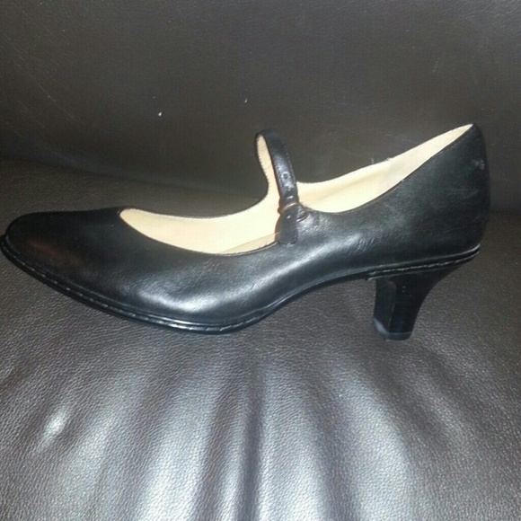 2" Heels Sofft shoes - Picture 3 of 3