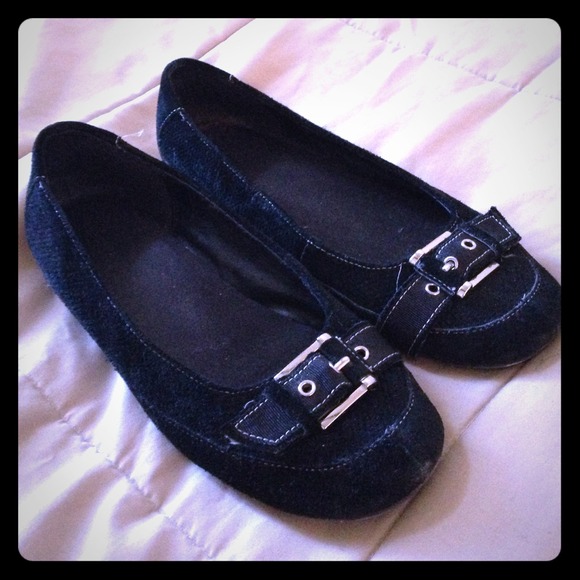 SOLD!!!  Black flats with silver buckle