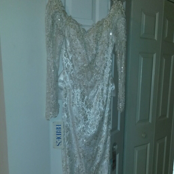 REDUCED NWT Ivory wedding dress size 6
