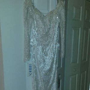REDUCED NWT Ivory wedding dress size 6