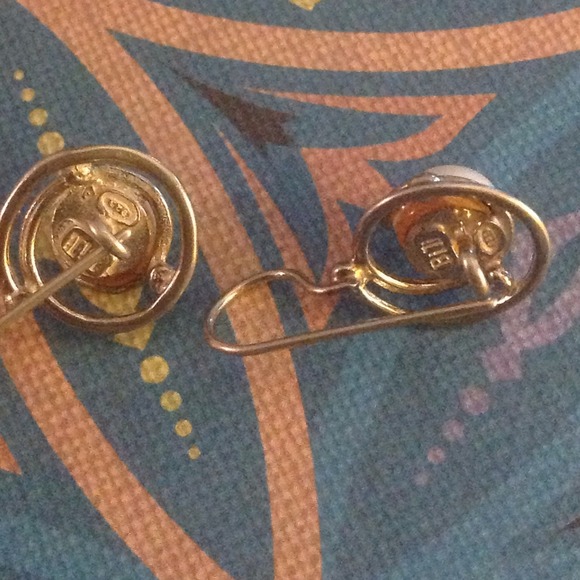 Sterling silver Swirly Pearl Earrings - Picture 3 of 3