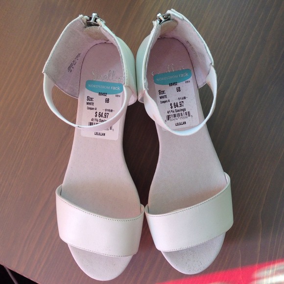 Extra pics of Shelly white sandals