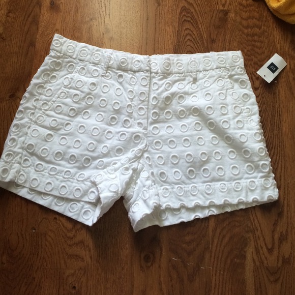 Gap eyelet white shorts, new with tags
