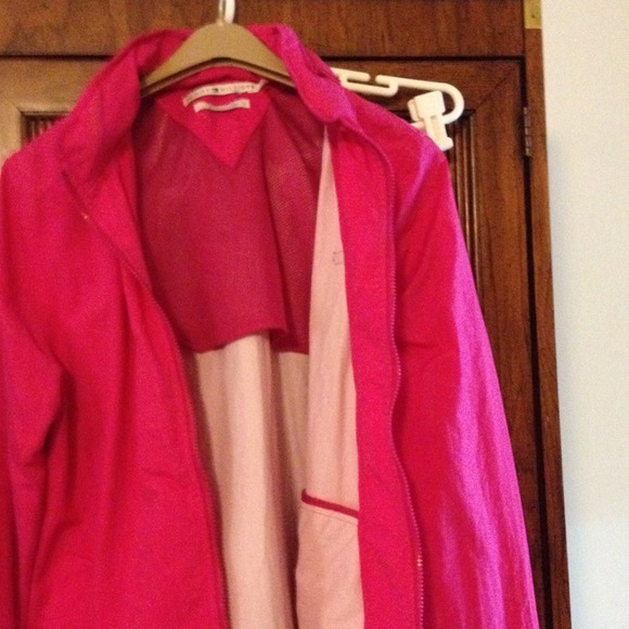 Water repellant Tommy Hilfiger fuschia jacket