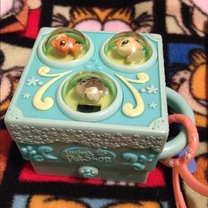 💥ON HOLD💥Littlest pet shop carry play house