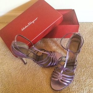 Authentic Salvatore Ferragamo shoes size 9.