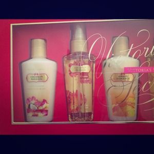 Victoria secret lotion and perfume set