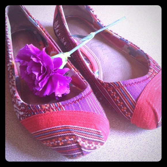 TOMS easy breasy ballet flats