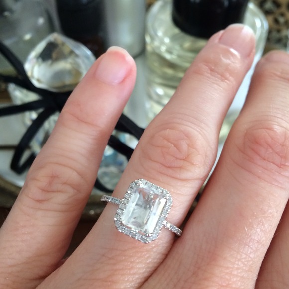 Diamond, 14k gold & topaz engagement ring. 💍 - Picture 2 of 4