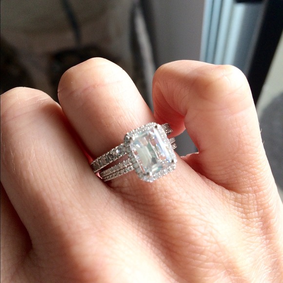 Diamond, 14k gold & topaz engagement ring. 💍 - Picture 4 of 4