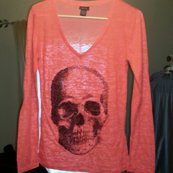 Long sleeve skull shirt