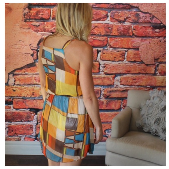 ⬇️SALE⬇️ geo print belted dress - Picture 2 of 2