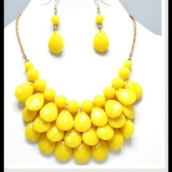 Yellow teardrop necklace set - Picture 2 of 2