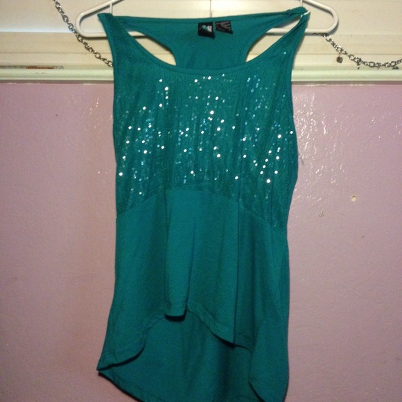 Green shirt w/ sparkles